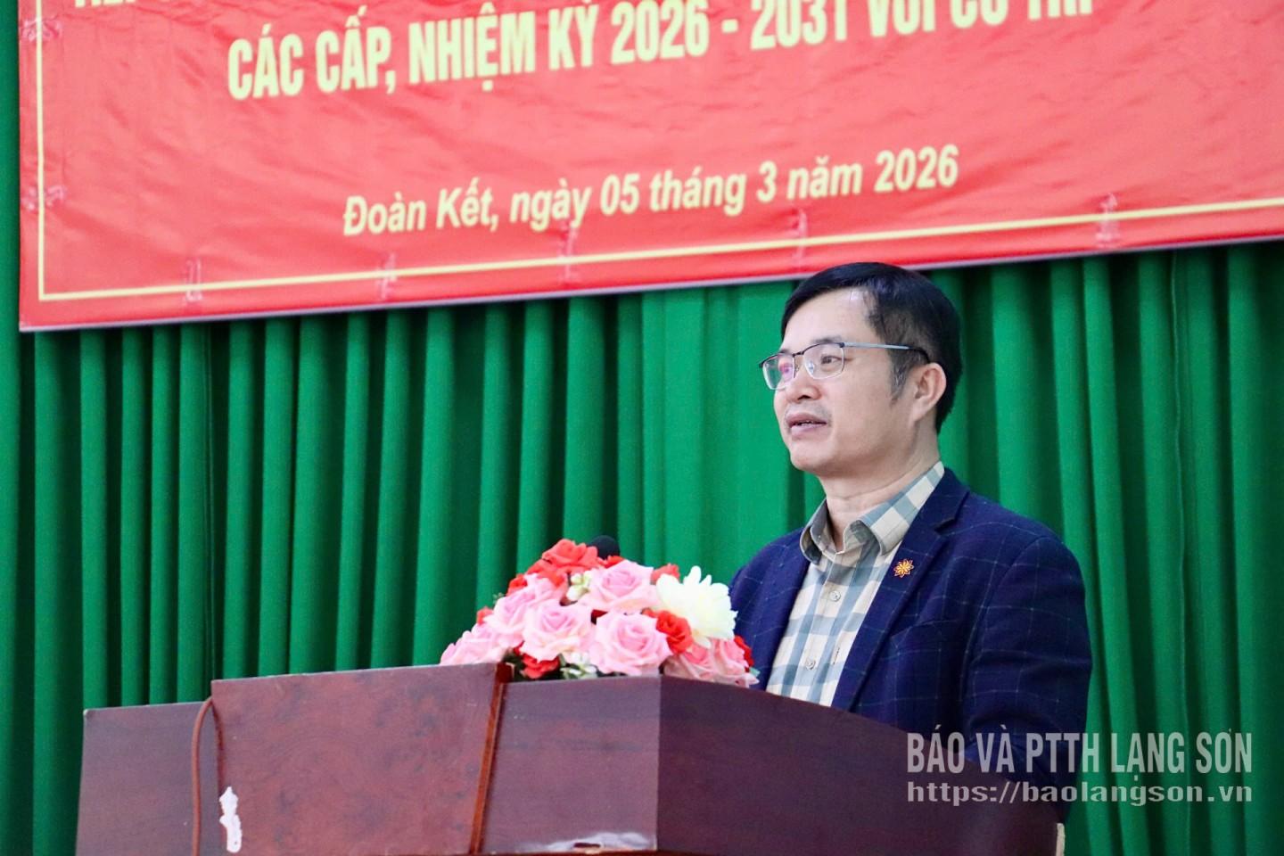 Ông Dương Công Vĩ, Tỉnh ủy viên, Giám đốc Sở Xây dựng trình bày chương trình hành động