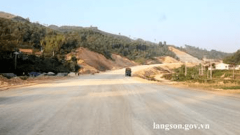 Chỉ đạo đẩy nhanh tiến độ thực hiện công tác bồi thường, hỗ trợ và tái định cư đối với các dự án trọng điểm năm 2025