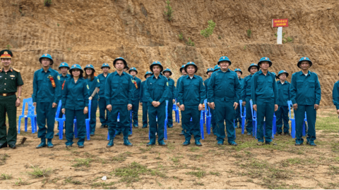 Bế mạc Chương trình huấn luyện lực lượng tự vệ cụm 1 trên địa bàn phường Lương Văn Tri năm 2026