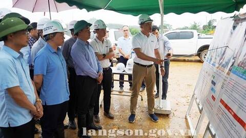 Thứ trưởng Bộ Xây dựng kiểm tra tình hình thực hiện dự án tuyến cao tốc cửa khẩu Hữu Nghị - Chi Lăng