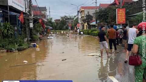 Tắc đường do ngập lụt tại đoạn Km50 - Km50+300/ QL.4A, địa bàn xã Thất Khê, tỉnh Lạng Sơn