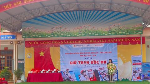 Lễ phát động trao tặng mũ bảo hiểm đạt chuẩn cho học sinh lớp 1 toàn tỉnh lạng sơn năm học 2025 -2026