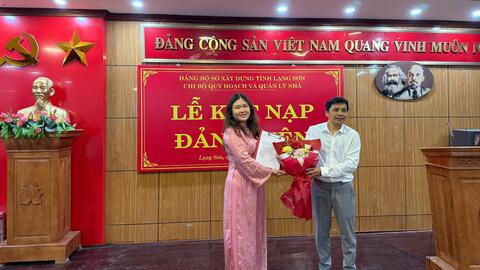 Chi bộ Quy hoạch và Quản lý nhà thuộc Đảng bộ Sở Xây dựng đã tổ chức Lễ kết nạp đảng viên
