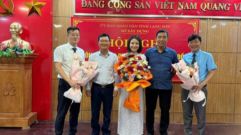 SỞ XÂY DỰNG TỈNH LẠNG SƠN TỔ CHỨC HỘI NGHỊ CÔNG BỐ CÁC QUYẾT ĐỊNH VỀ CÔNG TÁC CÁN BỘ
