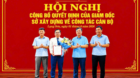 Tiếp nhận và bổ nhiệm Trưởng Phòng Quản lý nhà, Thị trường Bất động sản và Vật liệu xây dựng thuộc Sở Xây dựng tỉnh Lạng Sơn